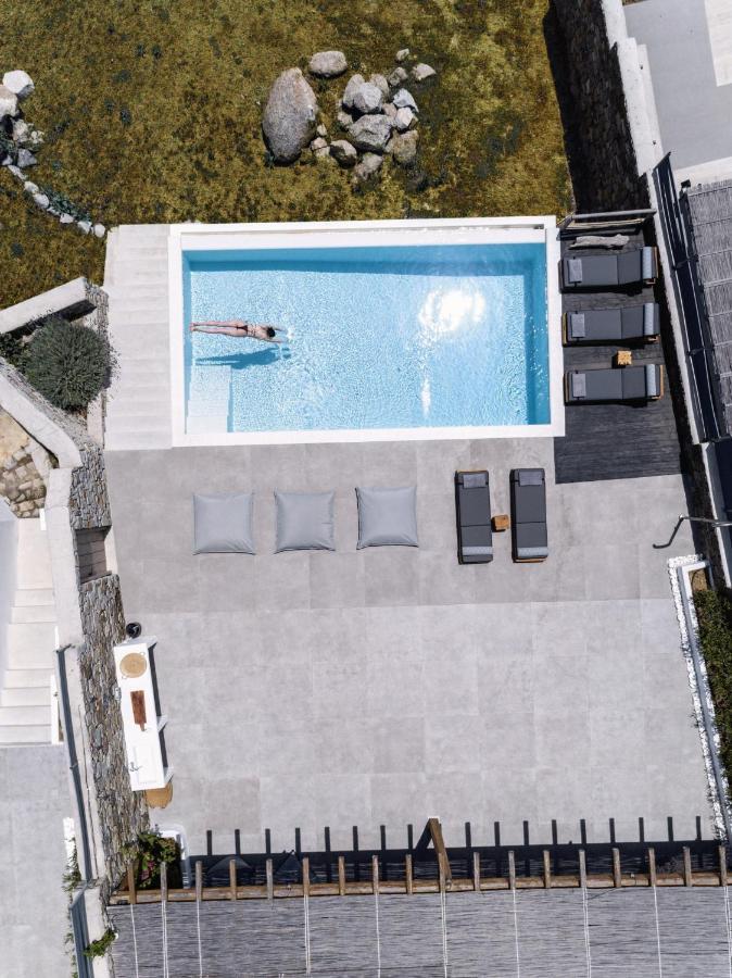 Villa Agapi, 2 Min Walk To The Beach & Heated Pool, By Red Windmill Villas คาลาฟาติส ภายนอก รูปภาพ